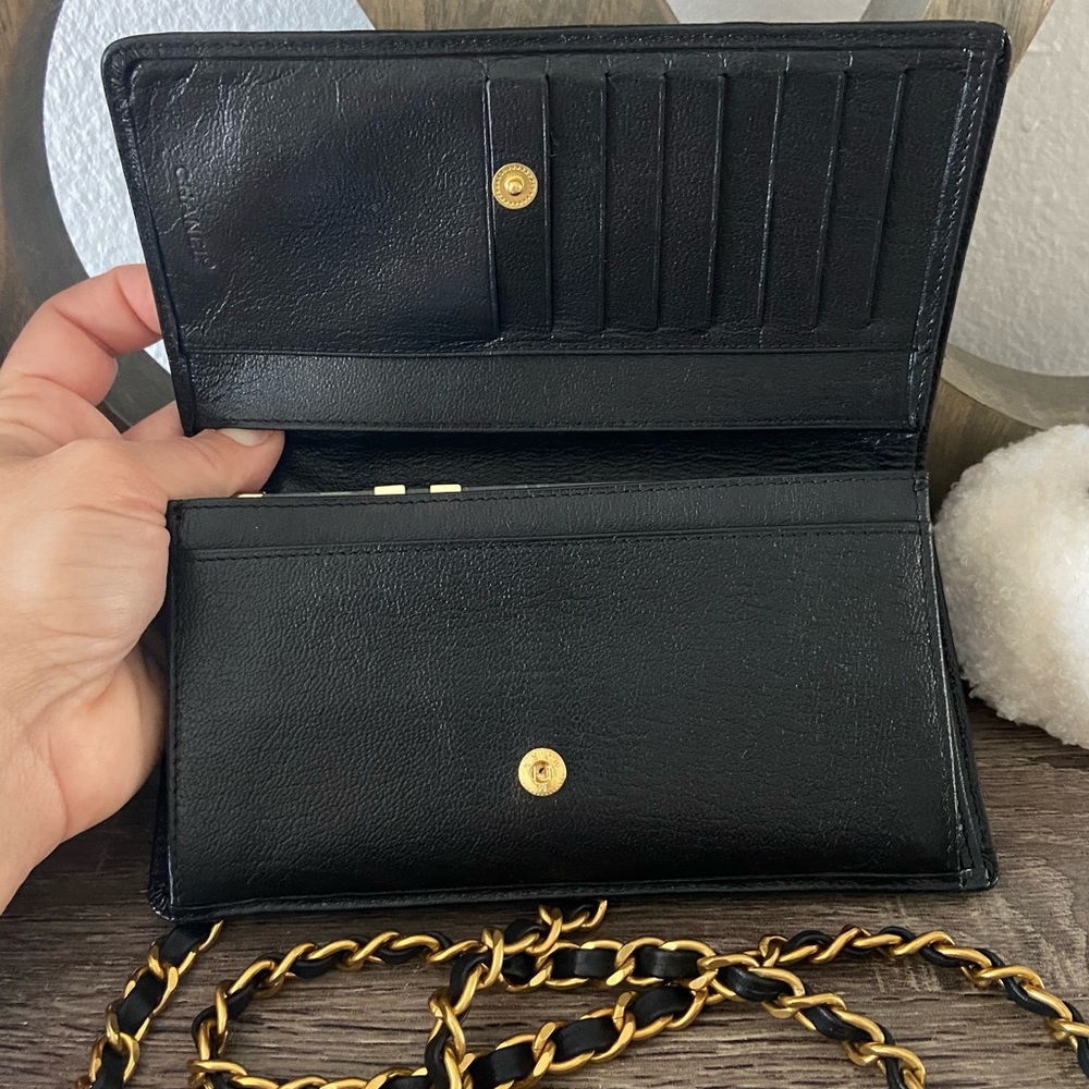 Vintage Chanel Pearl Crush Wallet Chain Black Leather on Gold Tone Chain - Picture 7 of 10